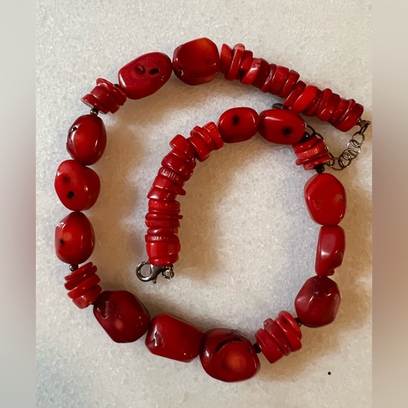 Barse Natural Corral Red Necklace - Picture 4 of 7